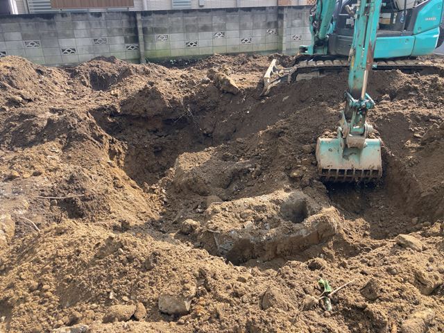 神奈川県川崎市幸区塚越の工場跡地地中埋設物撤去工事前の様子です。